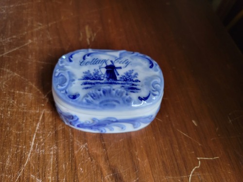 Delft style ceramic trinket - delft,