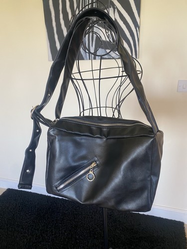 Bnwot women black handbag - bnwot, women’s