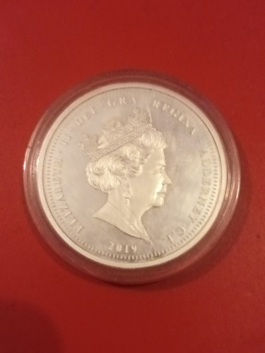 Silver rememberance coin - £5,