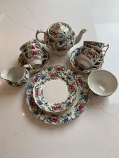 Booths A8025 Willow Pattern. 21 Piece Tea Set & Cake Plate