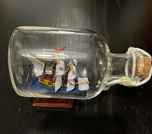 Model sailing ship glass - in,