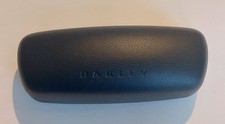 Oakley eyeglass hard case - black - used - clam style
