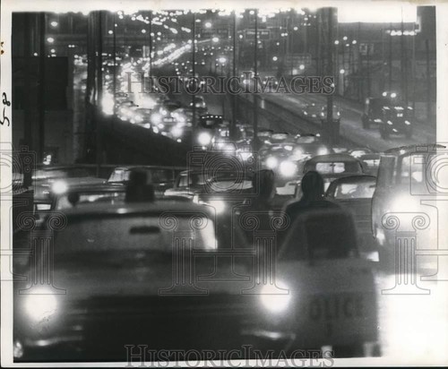 1968 press photo heavy - photo, traffic