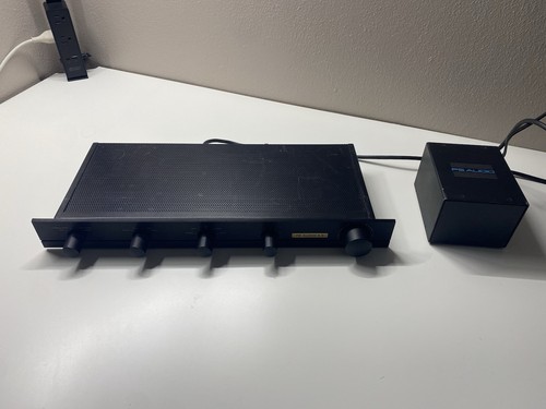 Audio preamplifier with - 4.5,
