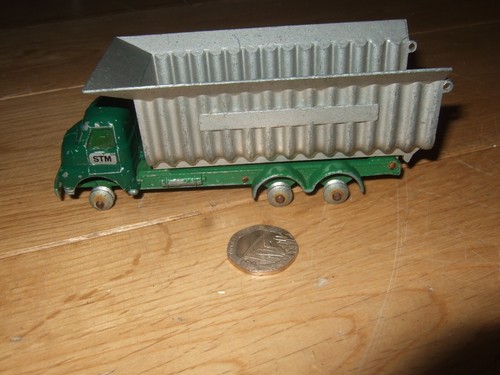 Budgie toys bedford - toys, tipper