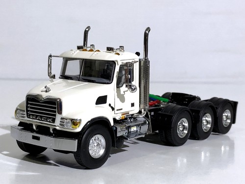 Mack granite 8x4 white wsi - white,,