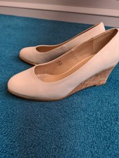 Size 4 Ladies Light Beige