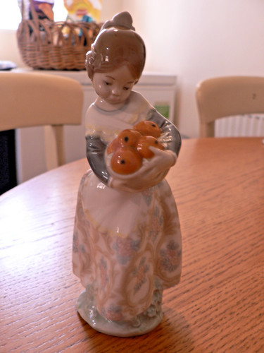 Lovely lladro 4841 girl - lovely,