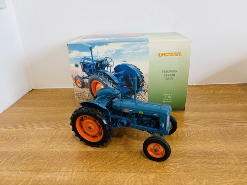 Universal hobbies fordson - hobbies,