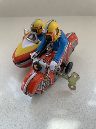 Vintage tinplate clockwork - tinplate,