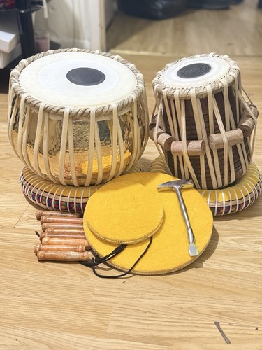 Tabla set with ring pillows - with,