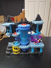 Imaginext DC Super Friends Batman Gotham City Bat-Tech Bat Cave