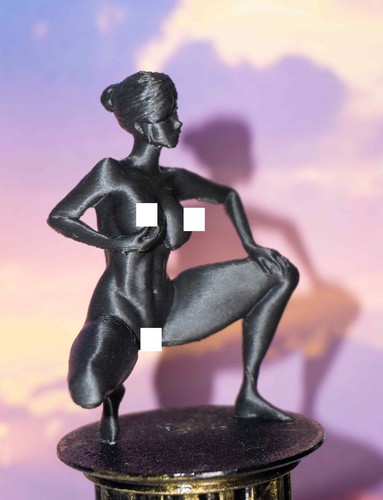 Female squat sculpture - squat, 3d