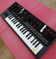 Roland JD-XI Synthesizer