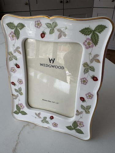 Wedgwood england fine bone - england,