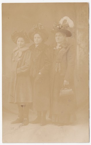 Canadian postcard photo of - "photo,
