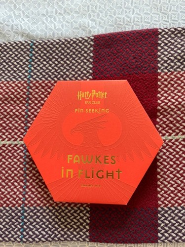 Rare fawkes flight enamel - flight',