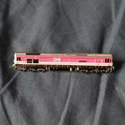 Freightliner one class pin - one, 66