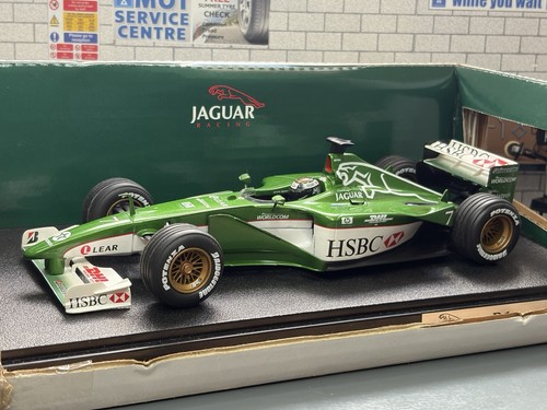 Boxed hot wheels f1 - 1:18,