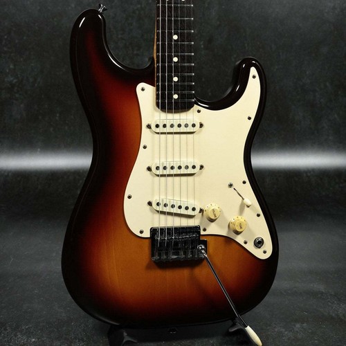 Fender standard stratocaster - fender,