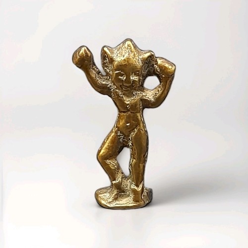 Small old vintage solid brass - vintage,