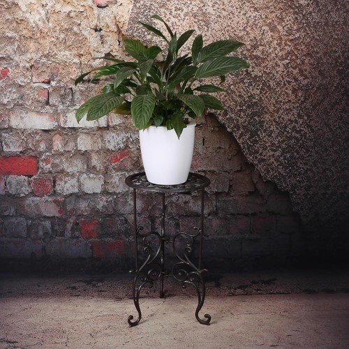 Pristine cast iron - cast, stand