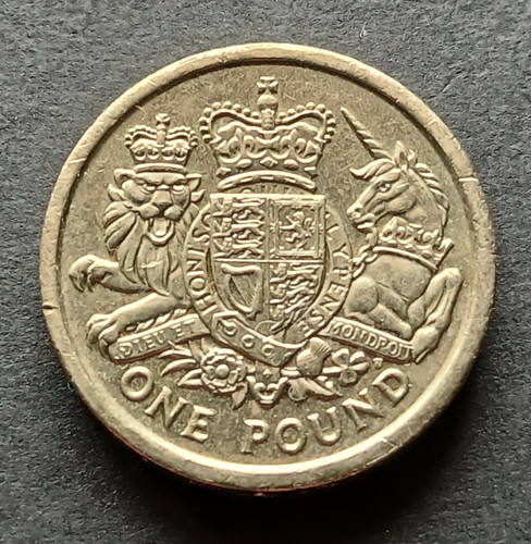 2015 one pound coin - 2015,