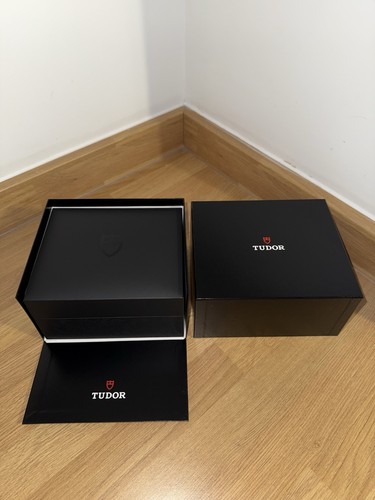 Tudor presentation box - tudor,
