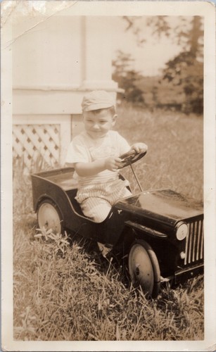 1940 photo cute - boy, driving