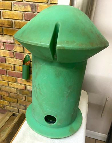 Horse trickle feeder boredom - feeder, /