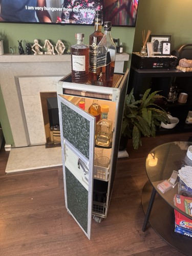 Airline trolley drinks - trolley-,