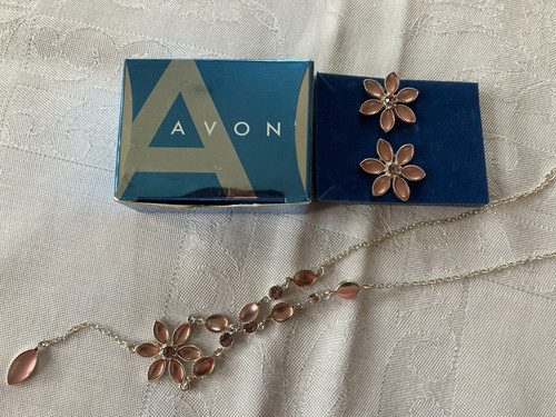 Avon daisy necklace earrings - avon,