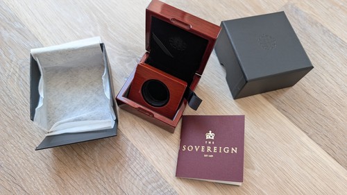 Royal mint gold sovereign - royal,