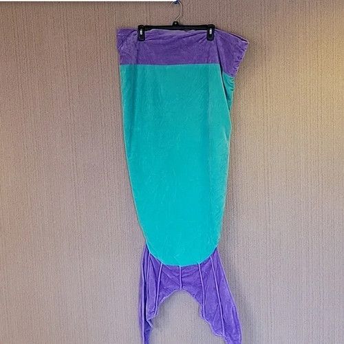 Fleece lined mermaid blanket