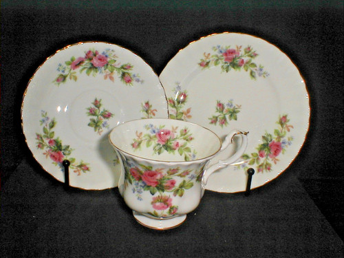 Royal albert pink moss rose - albert,