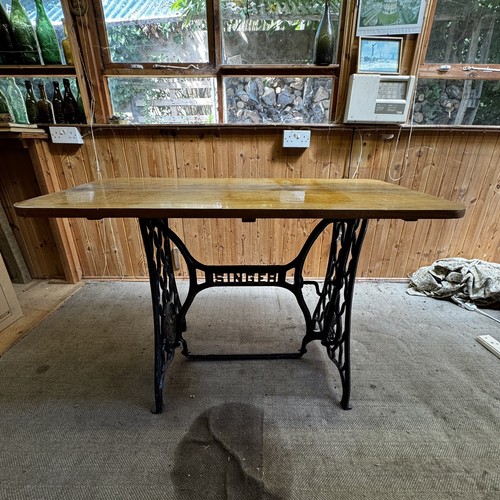 Singer sewing machine table
