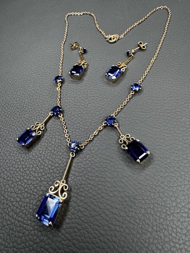 9ct gold synthetic sapphire - 9ct,