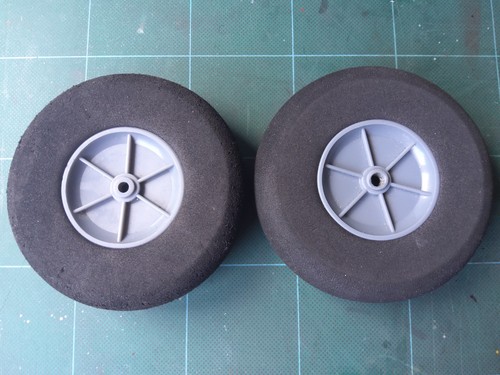Aeroplane wheels approx - aeroplane,