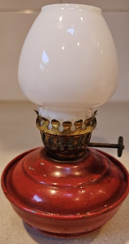 Red pixie oil - lamp, white