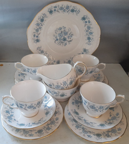Colclough braganza china cup - 4,