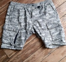 Mens Digital  Camo Cargo Shorts  Size Xxl Or 2 Xl  Biege