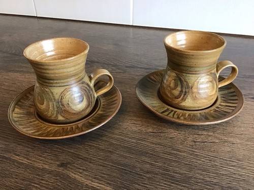 Alvingham pottery set 2 - set, of