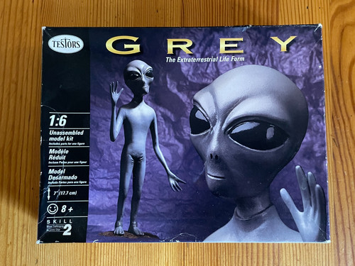 Testors grey alien - testors,