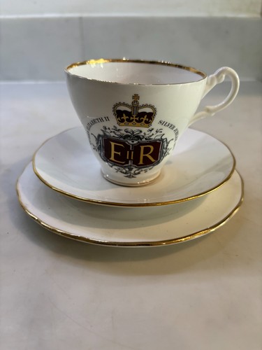 Vintage queen elizabeth - queen,