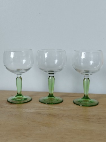 Green tapered stem glasses - green,