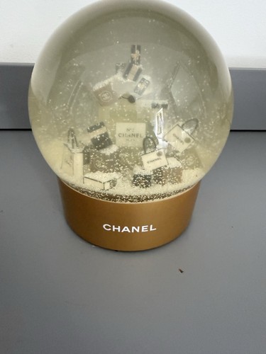 Large chanel snow globe - large,