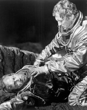Ian Hendry lies wounded as Roy
