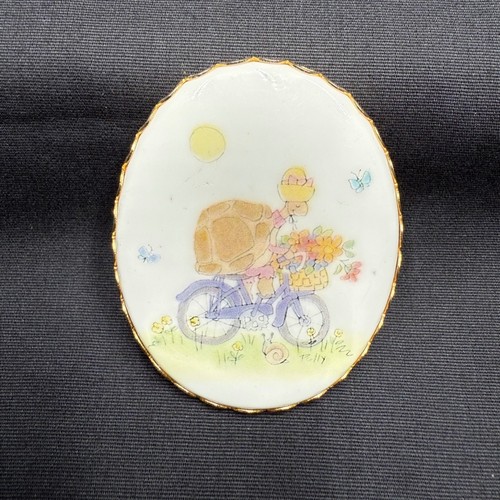 Hallmark pin vintage - pin, cameo
