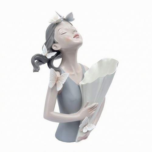 Bouquet girl sculpture - bouquet,