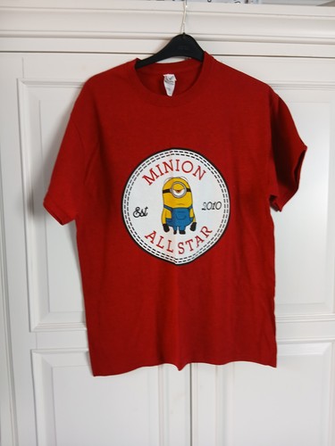 Size large minions - minions, tshirt